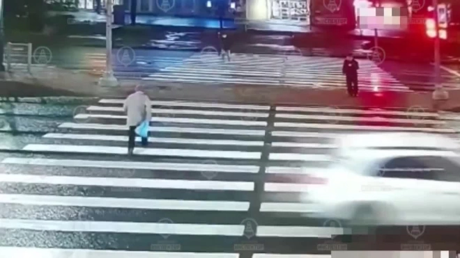 Камеры засняли аварию со сбитой пенсионеркой на Московском проспекте