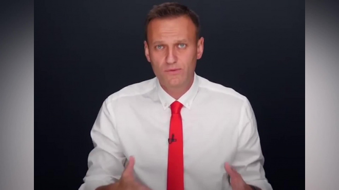 Свыше половины россиян оказались безразличны к Навальному