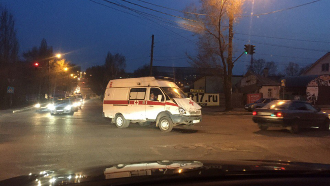 В Воронеже военный грузовик протаранил "скорую"