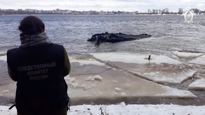 В Самаре на Волге перевернулось судно на воздушной подушке с пассажирами