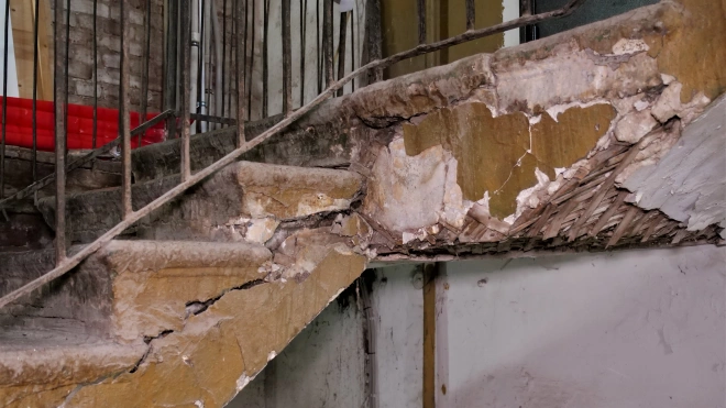 Дом на Невском проспекте разрушается из-за бездействия ТСЖ