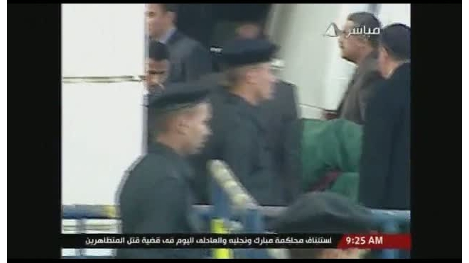 Хосни Мубарак доставлен в суд прямо из больницы