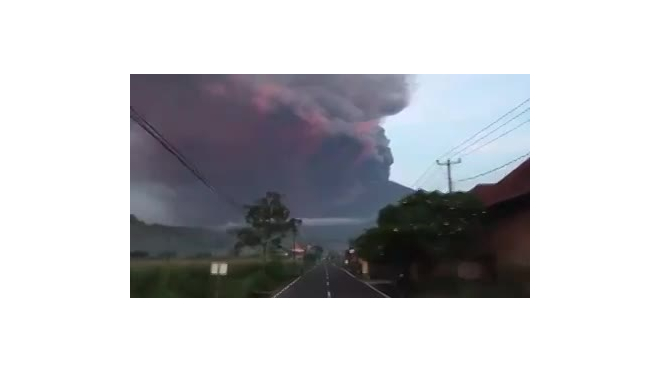 На Бали снова возможно извержение вулкана