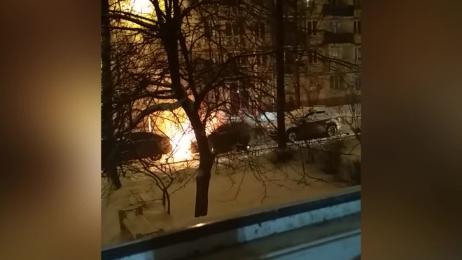 На Благодатной улице ночью сгорели две легковушки
