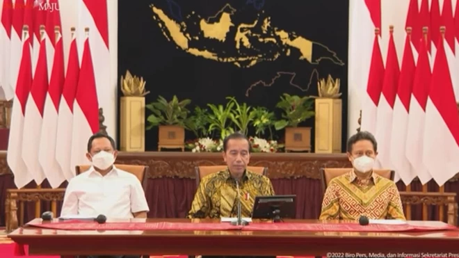 Президент Индонезии Видодо объявил об отмене всех ограничений по COVID-19