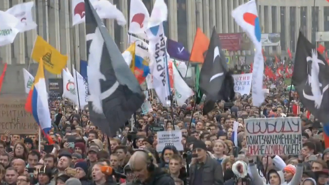 МВД: около 20 тысяч человек участвуют в митинге в Москве