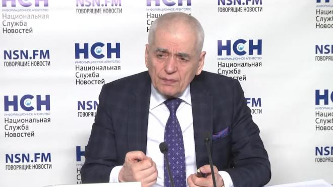 Онищенко призвал не выбирать себе вакцину от коронавируса, а прививаться той, что есть