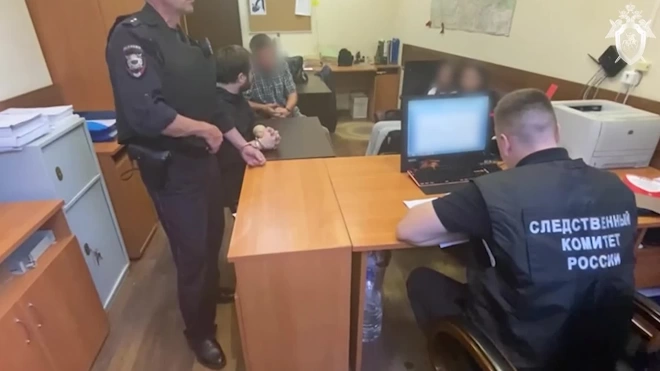 СК предъявил обвинение мужчине, бросившему нож в семилетнего сына сожительницы в Подмосковье