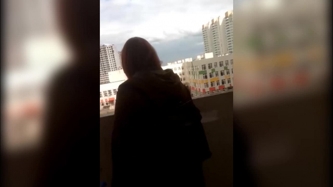 Пострадавшая при падении строительных лесов на Дворцовой школьница переедет с семьей в соцжилье
