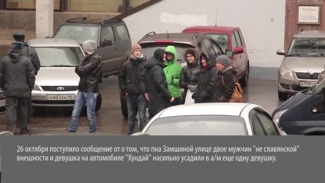 В Петербурге трое неизвестных затащили девушку в автомобиль