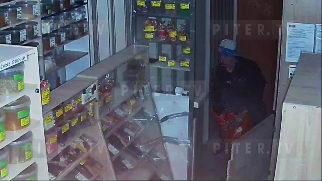 Неизвестные ограбили магазин в Сланцах на 70 тыс. рублей