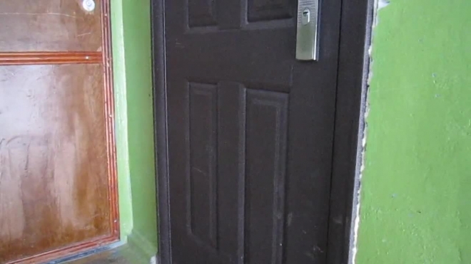 Челябинские полицейские вычислили, что произошло с плачущим за дверью ребенком