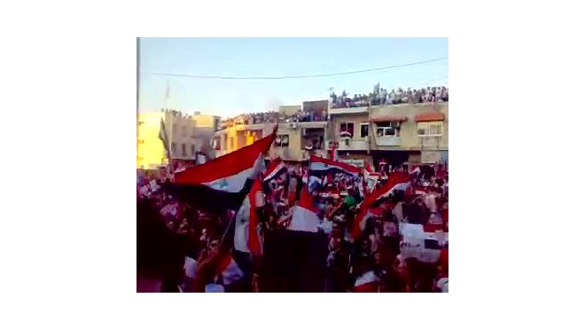 В Сирии толпа громит иностранные посольства