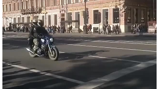 Закрытие мотосезона в Петербурге: по центру проехали байкеры