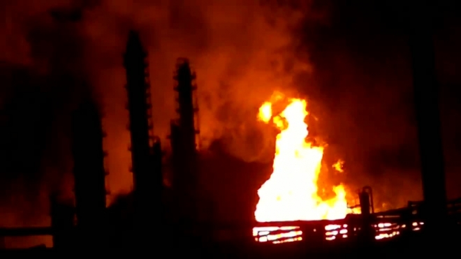 Пожар в Нижнекамске: из-за горения нефтепродуктов была угроза взрыва