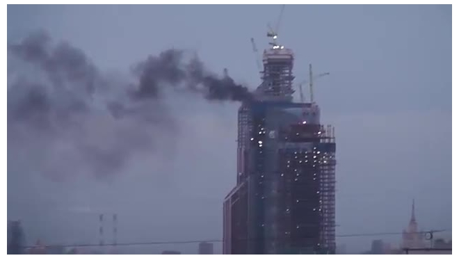 В "Москва-сити" горит башня "Федерация"