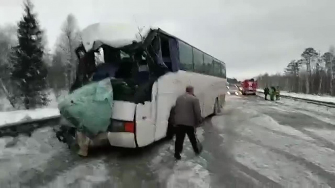 В Пермском крае автобус со школьниками попал в массовое ДТП