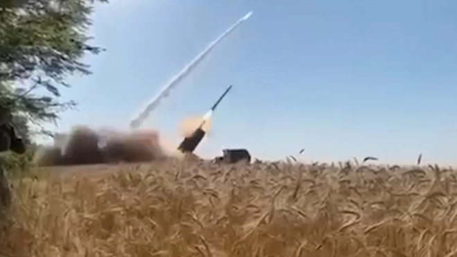 На Украине опубликовали видео стрельбы HIMARS с пшеничного поля