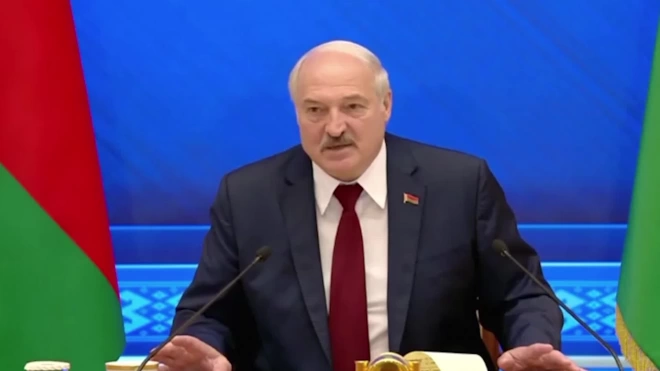 Лукашенко объяснил, почему не звонит Зеленскому
