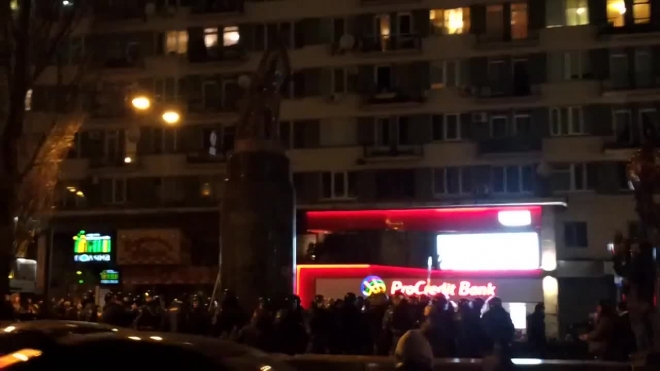 В центре Киева бушует народное вече