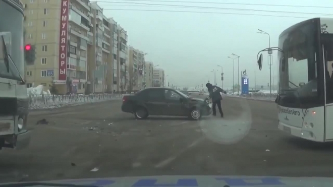 Дерзкое видео: пьяный лихач не смог улизнуть от ДПС в Кемерово