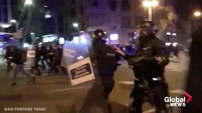 В Испании задержаны более 30 человек за участие в беспорядках 