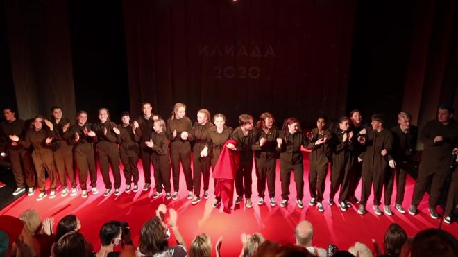 Театр СХТ представил спектакль "Илиада" – с актерами-детьми из детских домов