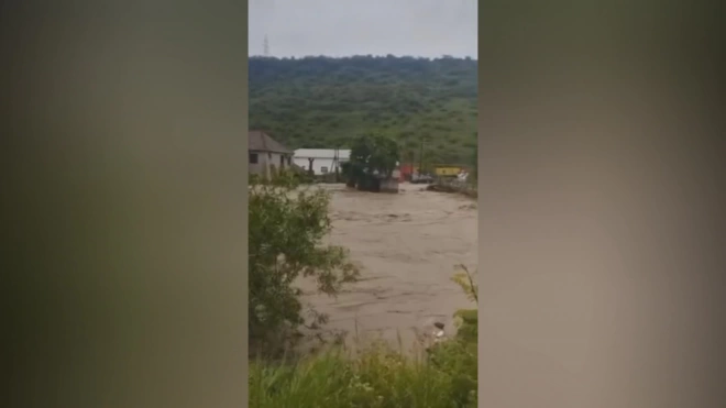 На севере Армении эвакуировали более 200 человек из-за наводнения