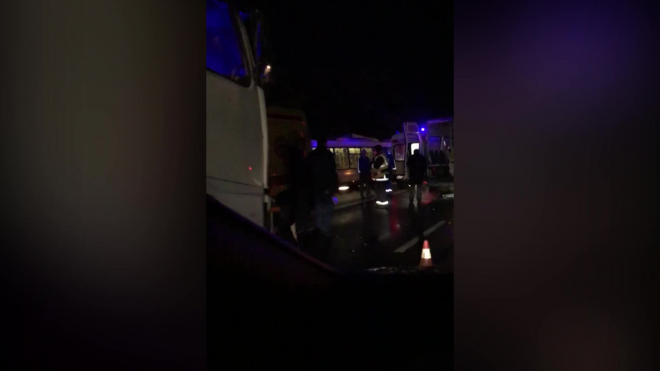 На Московском шоссе грузовик столкнулся с маршруткой: трое пострадали