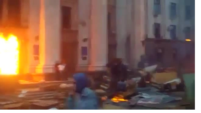 Новости Украины 3 мая. Трагедия в Одессе: 40 человек сгорели заживо в подожженном Доме профсоюзов. В городе трехдневный траур