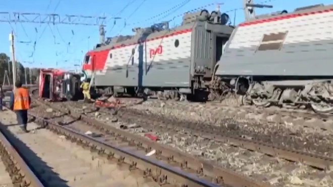 В Приамурье водитель грузовика погиб при столкновении с поездом