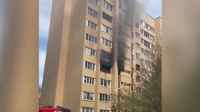 Из горящей квартиры на Школьной улице пожарные спасли мужчину