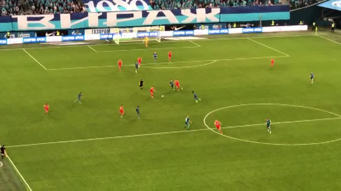 Олег Шатов забил гол в ворота 