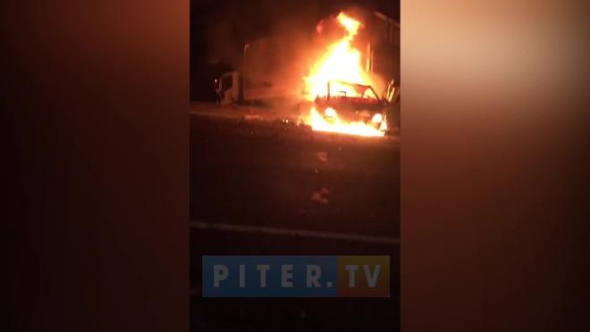 Водитель иномарки сгорел в авто после ДТП на трассе "Нарва"