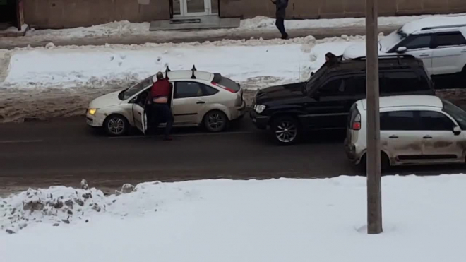 Драка водителей на Варшавской попала на видео 