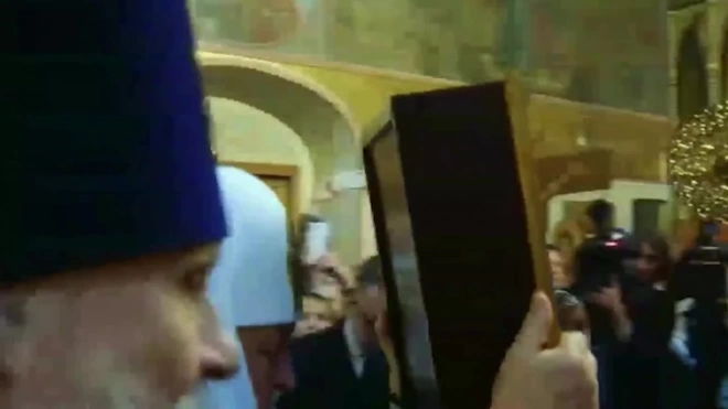 Икону Казанской Божией Матери передали собору на Красной площади
