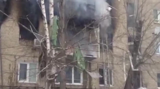 Видео: сильнейший пожар после взрыва в Саратове тушили 65 человек