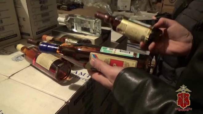 В Петербурге со склада вывезли несколько тонн суррогатного алкоголя