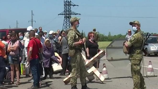 ДНР вновь закрыла пункт пропуска на границе с Украиной