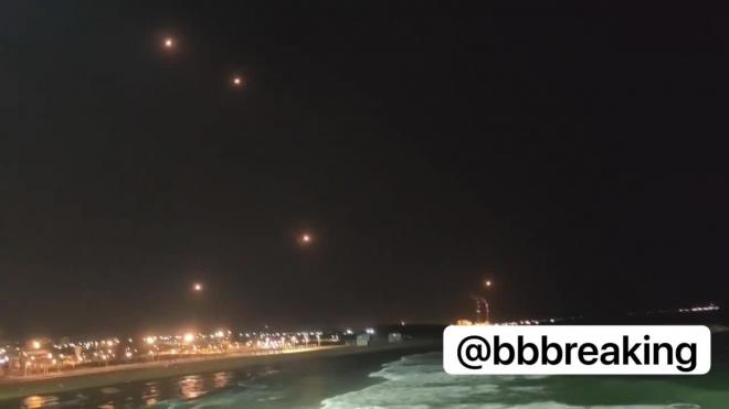 ХАМАС выпустила в сторону Тель-Авива десятки ракет