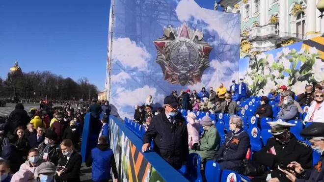 На параде Победы в Петербурге присутствовали более 200 ветеранов