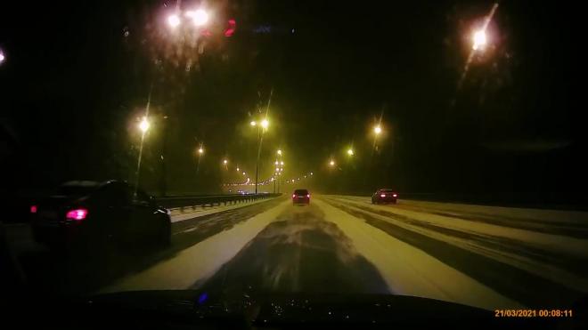 Массовая авария на КАД в Петербурге произошла из-за мокрого снега