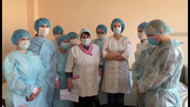 Врачи Покровской больницы пожаловались на отсутствие спецзащиты для работы с больными пневмонией 