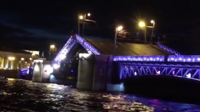 После финала Кубка конфедераций Дворцовый мост разведут под гимн "Зенита"