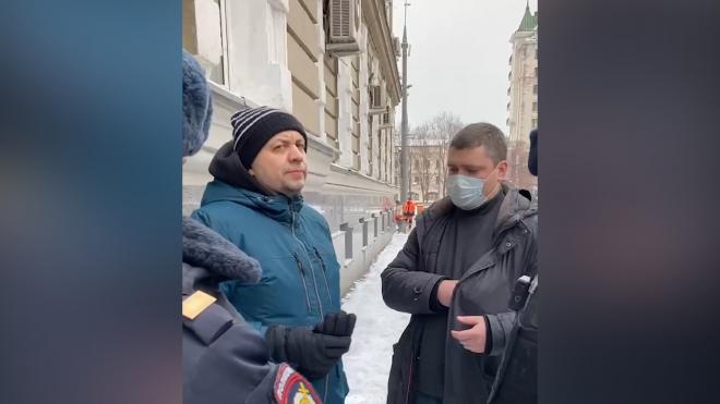 Главреда Медиазоны Сергея Смирнова задержали сотрудники полиции
