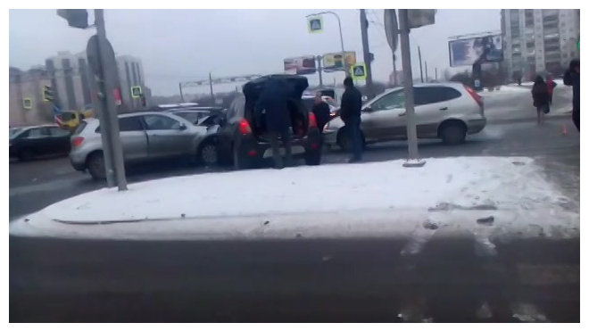 На Бухарестской массовое ДТП: столкнулись 7 автомобилей, есть пострадавшие