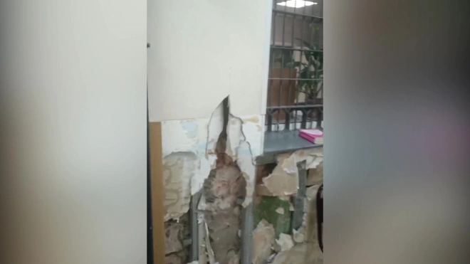 Видео: ветеран войны на Донбассе сломал стену в отделении полиции Петроградского района