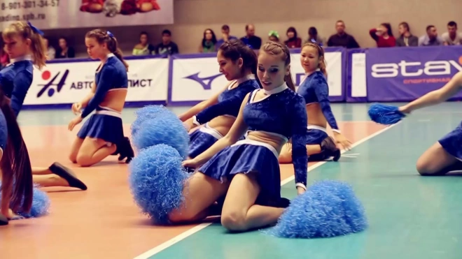 Юные черлидерши зажгли на Кубке Петербурга