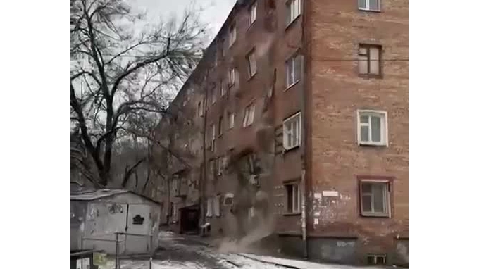 Появилось видео обрушения жилого дома в Ростове-на-Дону