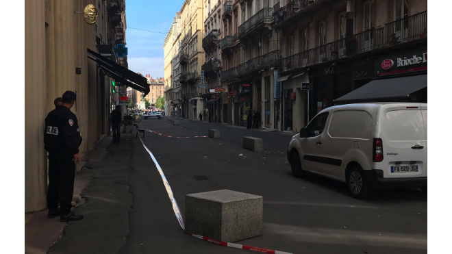 На пешеходной улице в Лионе прогремел взрыв
